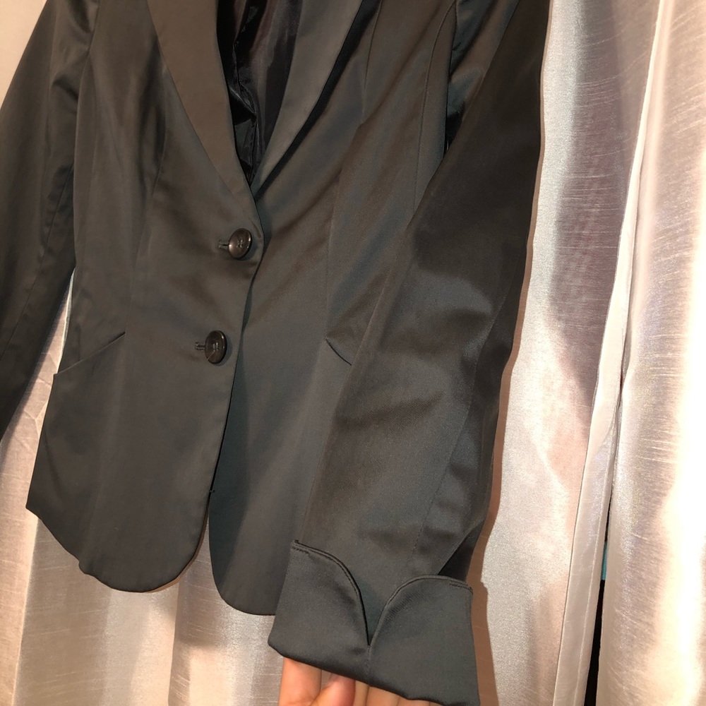 Blazer - Picture 4 of 5